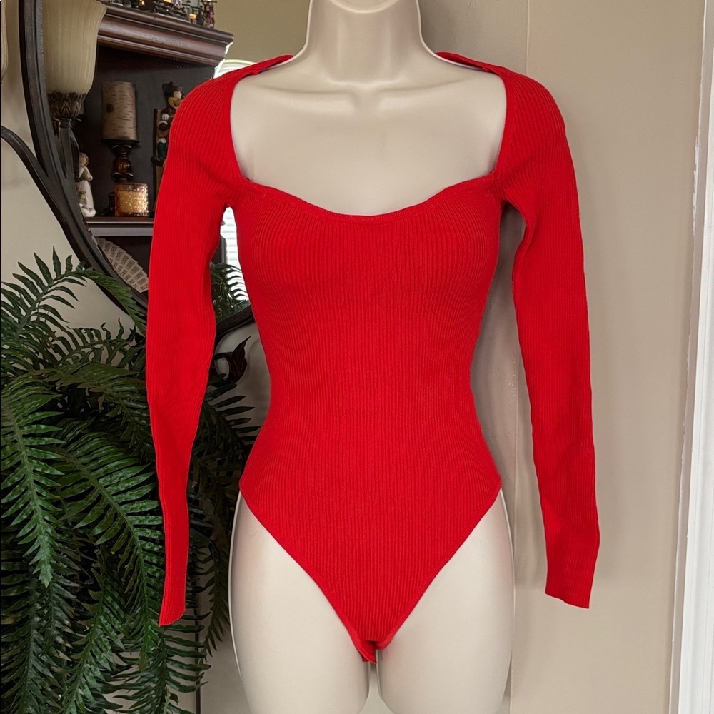 Superdown Naomi Sweetheart Red Long Sleeve Ribbed Knit Bodysuit Rayon Stretch